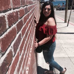 Meet your Posher, Cinthya